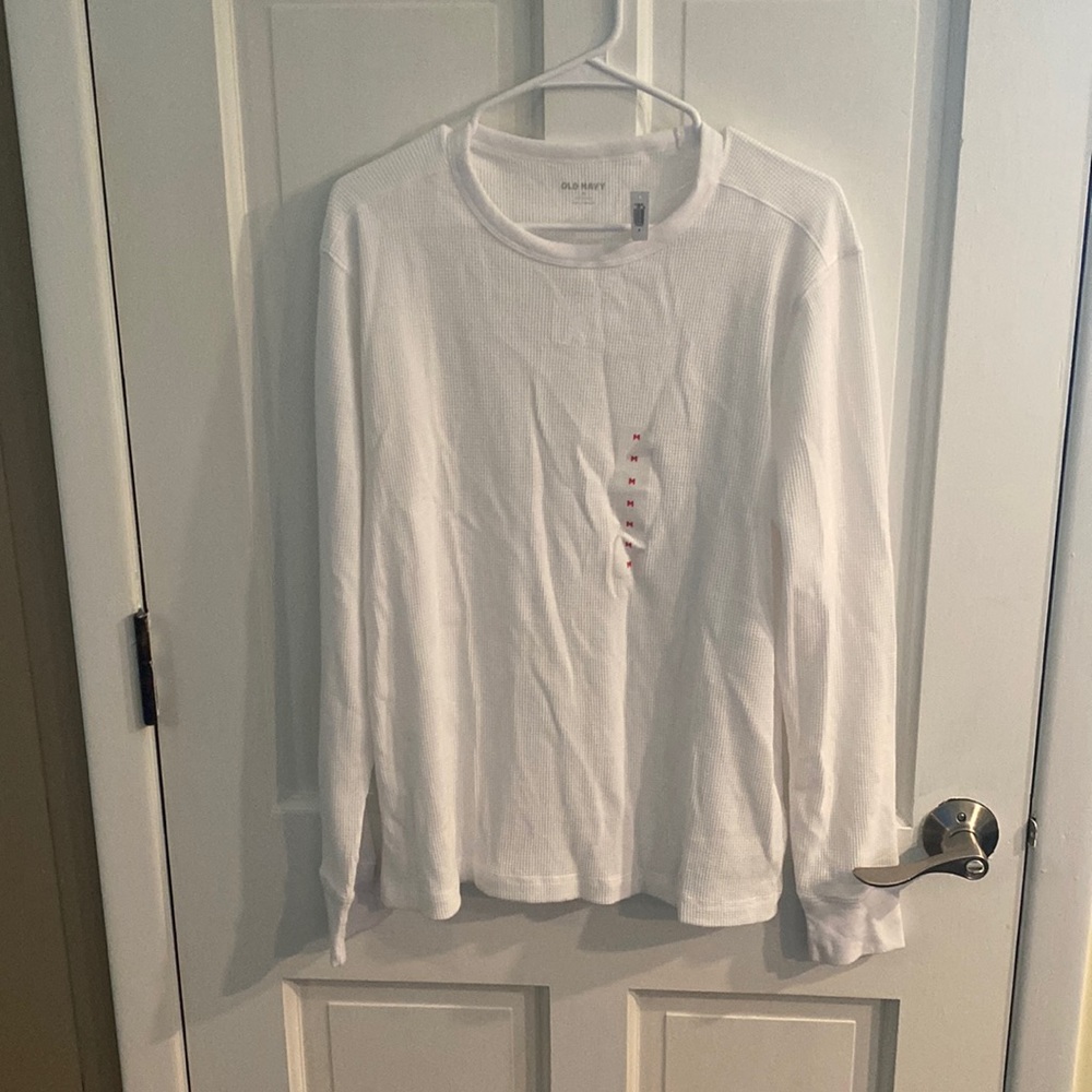 Old Navy white long sleeve t-shirt size medium